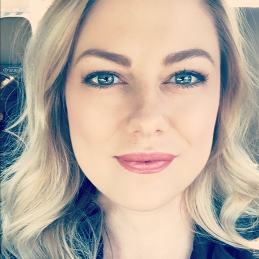 Meet your Posher, Crystal